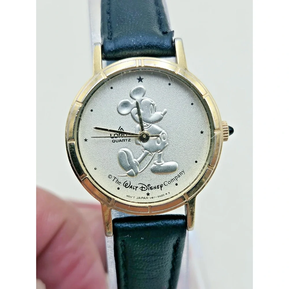 Lorus V811-5420R2 Disney Mickey Mouse Quartz Wristwatch Small Case VTG